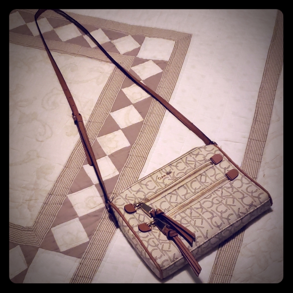 Calvin Klein Crossbody Purse - Picture 1 of 8